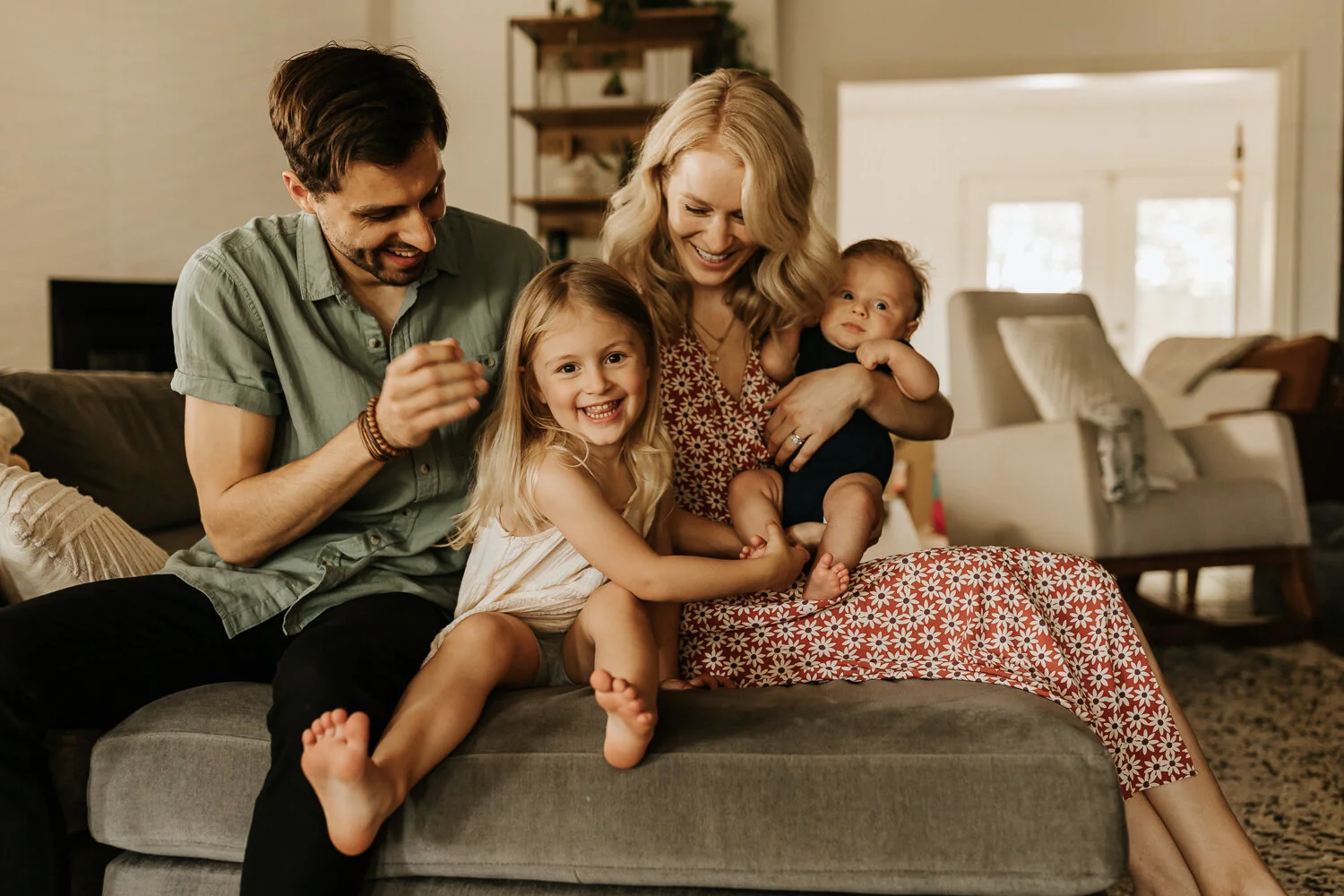 Dallas Family Photographer Cozy In Home Lifestyle Family Session MORGAN ELLIS DFW Photographer Photography for Couples Families